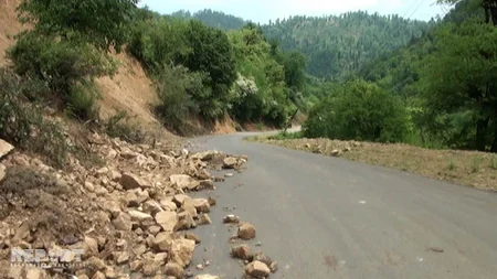 Astarada yeni çəkilən dağ yolu dağılaraq bərbad vəziyyətə düşüb - FOTO