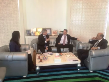 ​Əbülfəs Qarayev bir sıra xarici ölkələrin səfirləriylə görüşüb