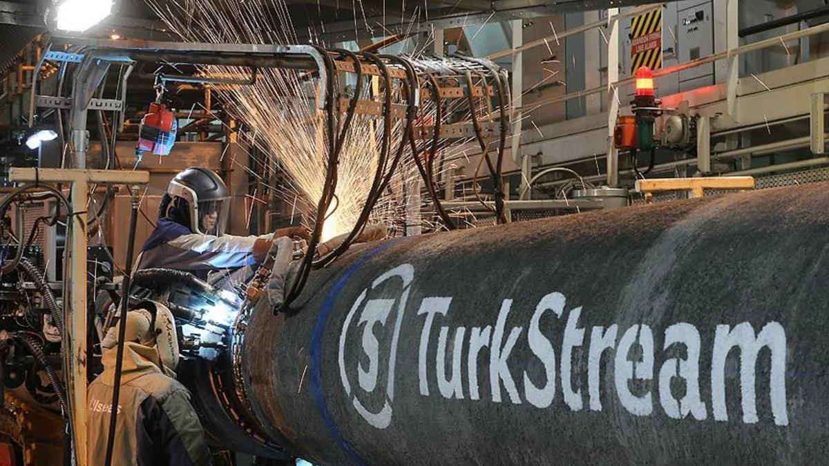 Turkiye starts laying pipes for Black Sea gas project