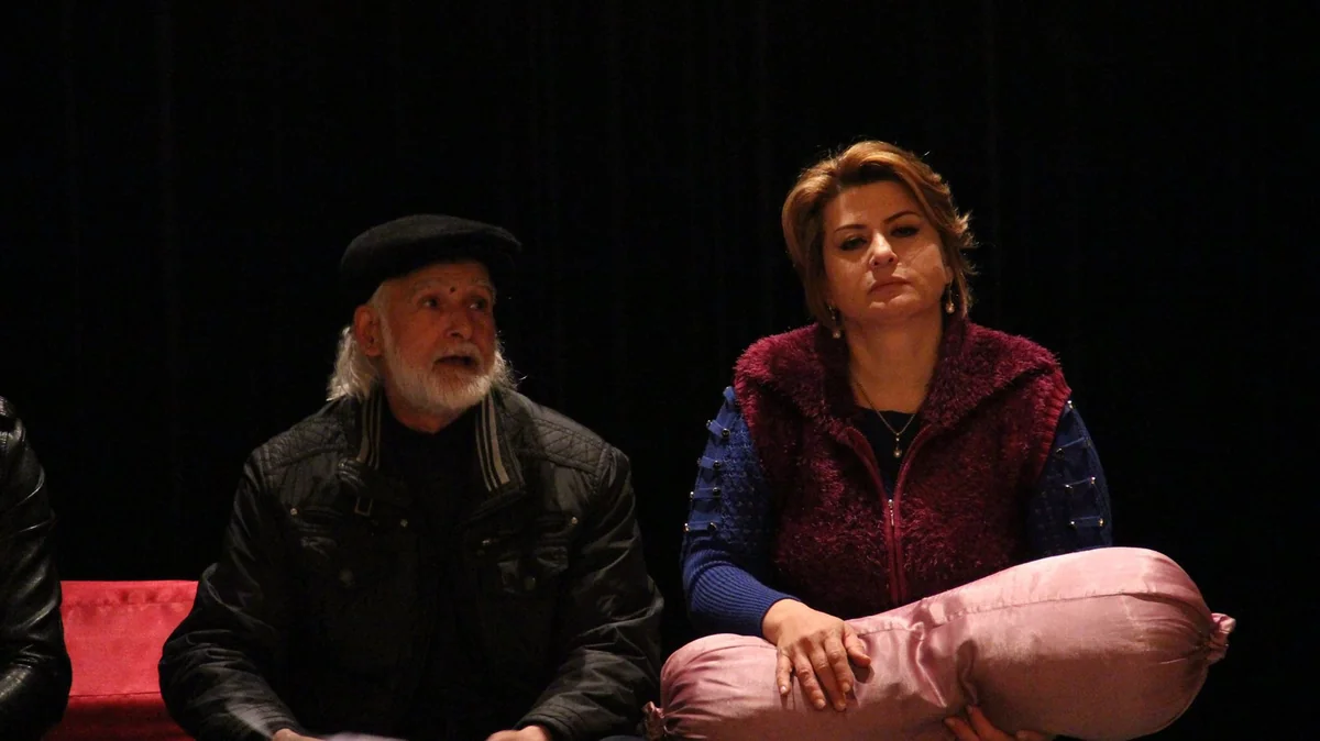 Gəncə teatrında Dəli yığıncağının premyerası olacaq
