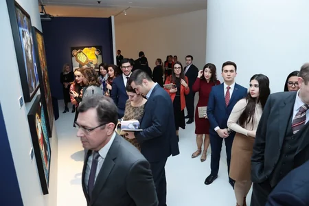 Leyla Əliyeva Heydər Əliyev Mərkəzində Aleksey Beqovun fərdi sərgisinin açılışında iştirak edib