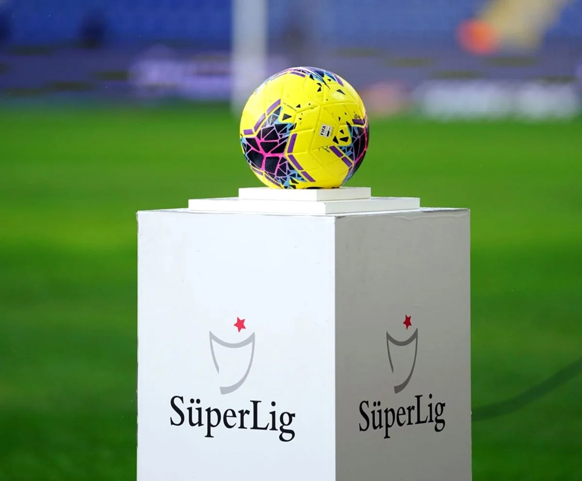Türkiyə Super Liqasında komanda sayı artırıldı