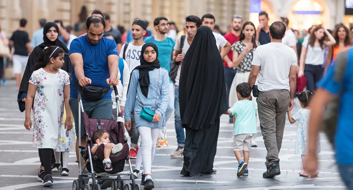Bakıda qadınlar ərəb turistlərin 300 dinarını və pasportlarını oğurlayıb