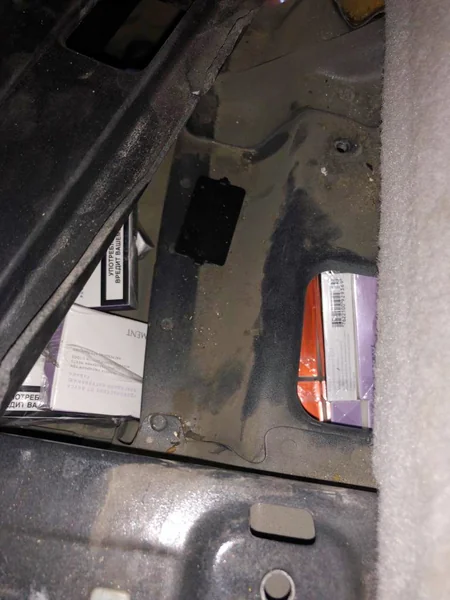Telefon aksesuarları, saatlar və külli miqdarda siqaretlərin ölkəyə gətirilməsinin qarşısı alınıb