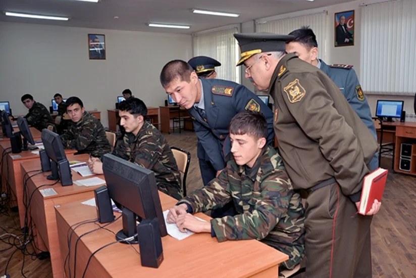 Делегация минобороны Казахстана посетила Военный лицей имени Д.Нахчыванского