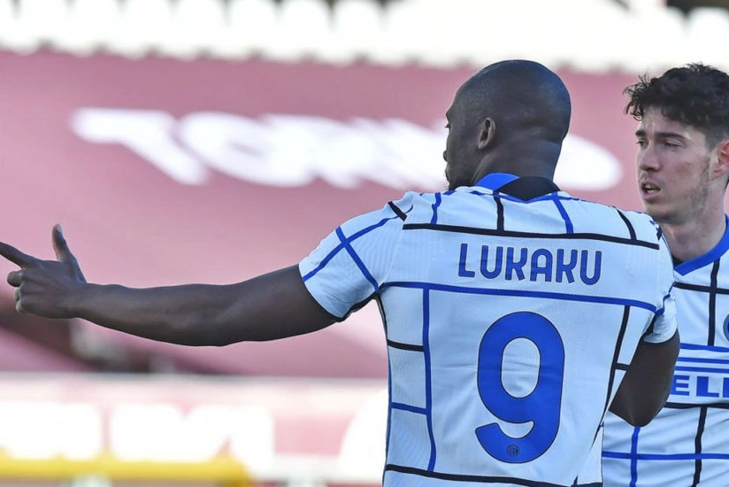 İnter Lukakunun birdəfəlik transferi üçün danışıqlara başlayıb