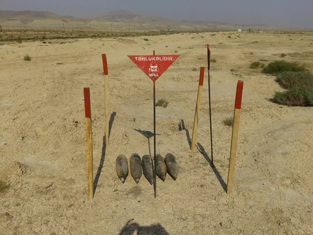 Xızının Giləzi qəsəbəsi və Sitalçay kəndində 128 ədəd partlamamış hərbi sursat tapılıb