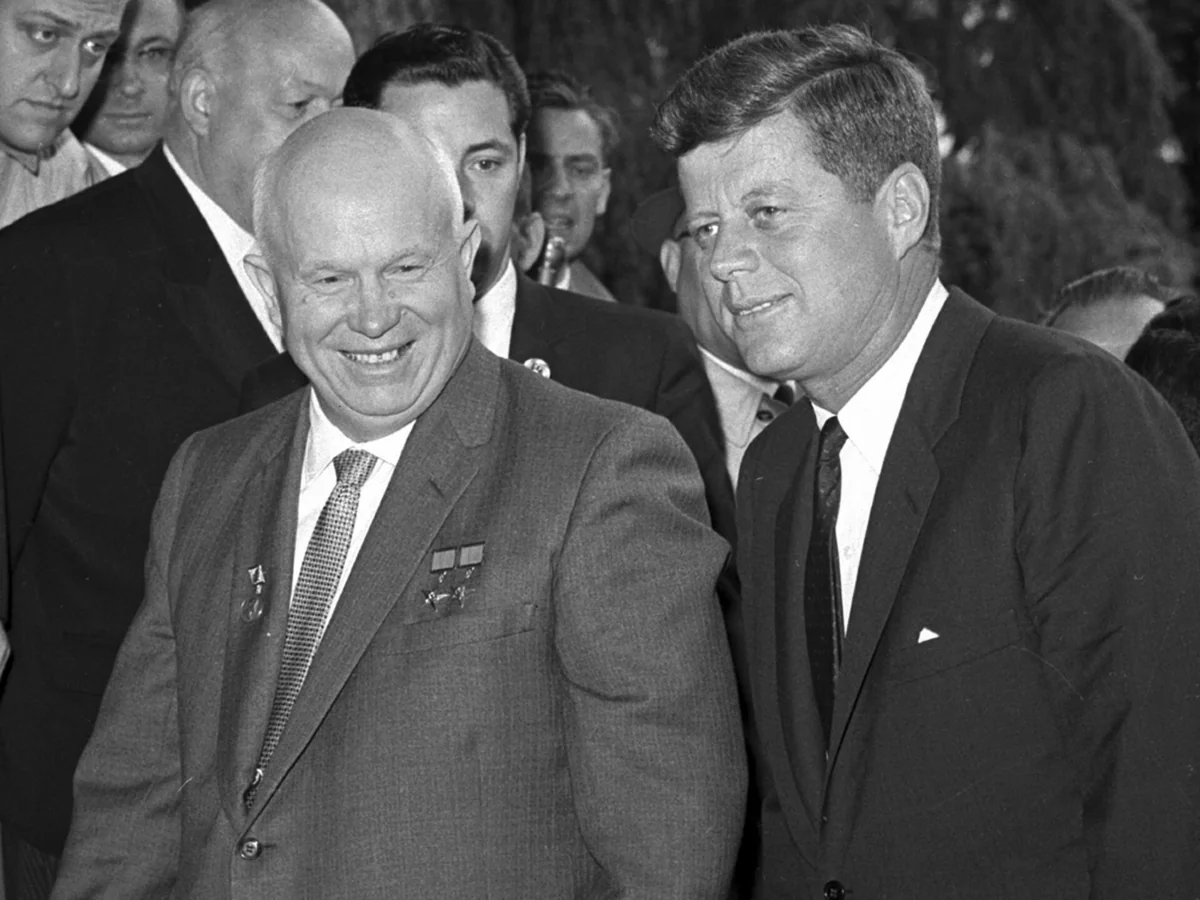 Xruşşov Keneddinin ölümündə günahlandırıldı