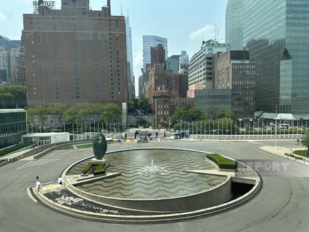 В штаб-квартире ООН спущены флаги