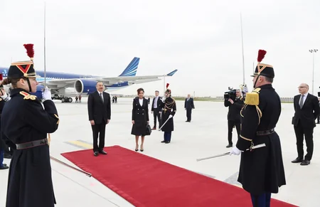 President Ilham Aliyev completes France visit