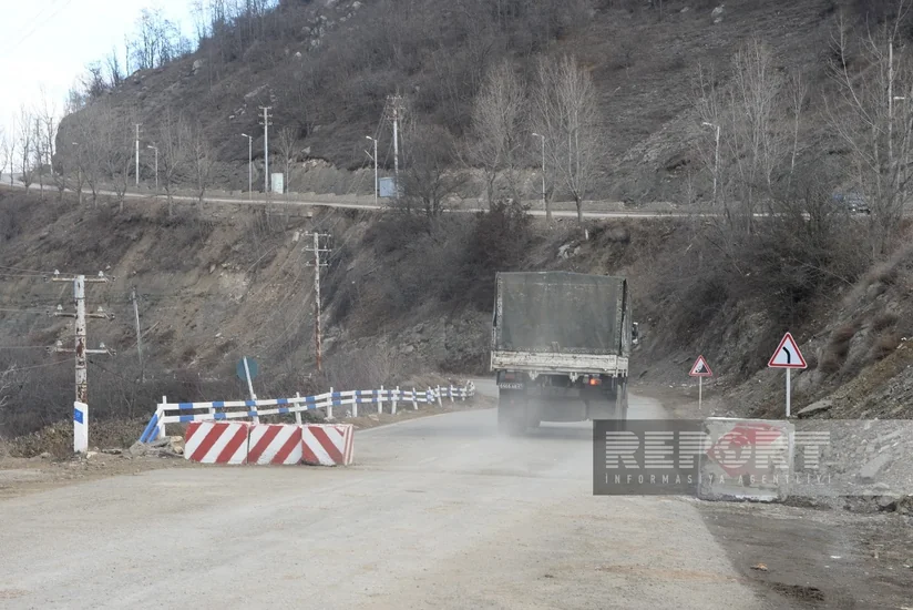По дороге Ханкенди-Лачын беспрепятственно проехали еще два автомобиля миротворцев
