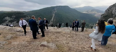 Beynəlxalq Media Forumun iştirakçıları Cıdır düzünə və Şuşa qalasına səfər ediblər