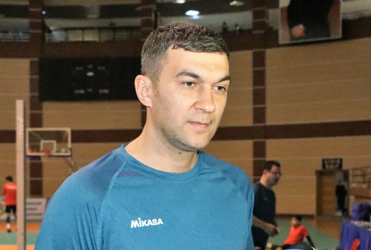 Azərbaycan voleybol millisinin baş məşqçisi yığmanın əsas problemini açıqlayıb