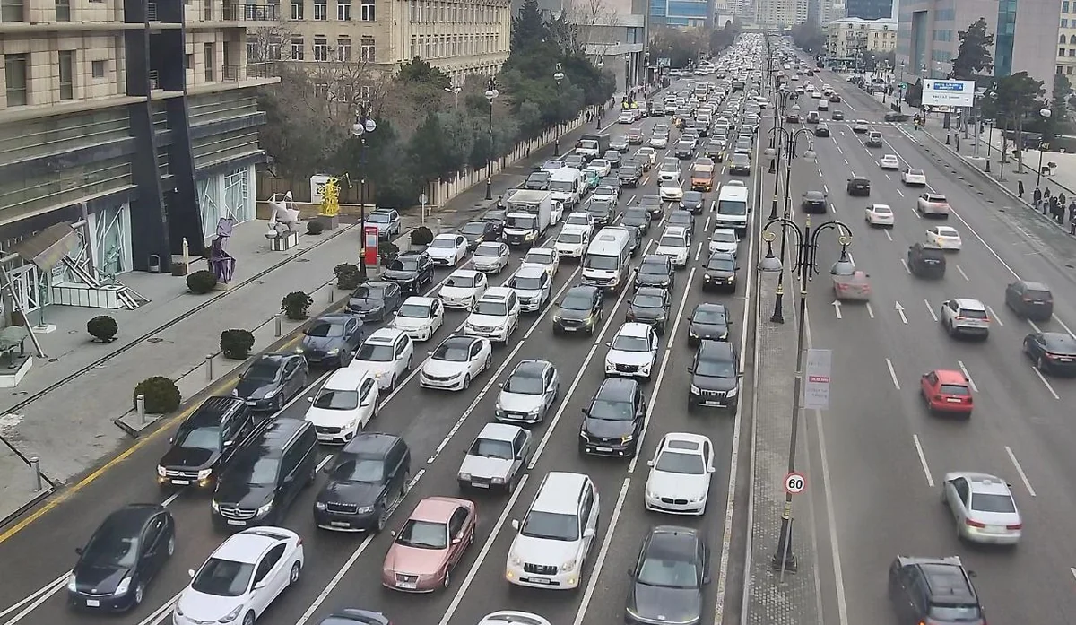 Bakının bir sıra yollarında tıxac müşahidə olunur