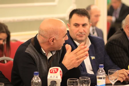 Viktor Yuşenko, Leonid Kojara və Rövşən Tağıyev Kiyevdə Dağlıq Qarabağdan və Donbasdan danışıblar