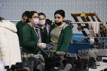 Bakıdan Türkiyəyə yardımın 8-ci günü: Təkcə dünən 21 TIR göndərdik