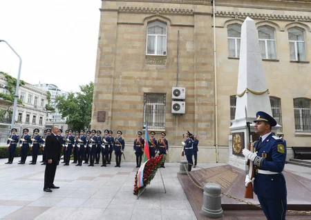 President Ilham Aliyev visits memorial in honor of Azerbaijan Democratic Republic