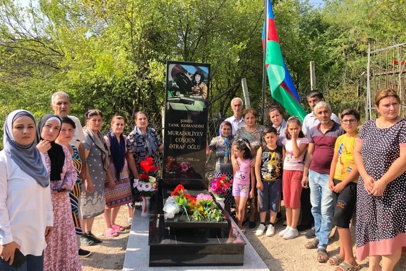 Birinci Qarabağ müharibəsində şəhid olmuş iki tankçımızın məzarı bərpa edilib