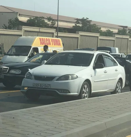 Bakının Ziya Bünyadov prospektində yol qəzası baş verib