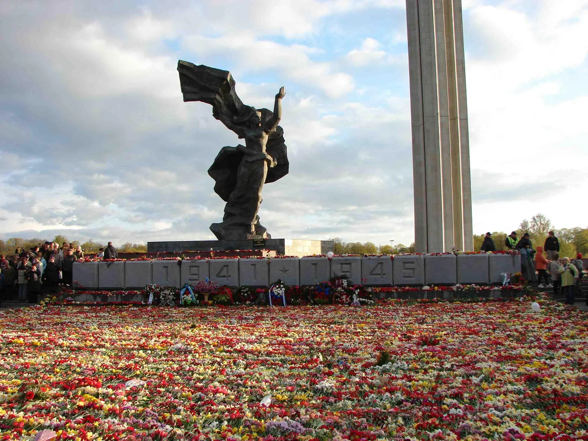 Demolition of monument to Soldiers of the Soviet Army allowed