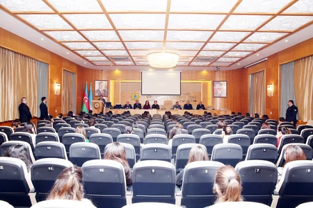 Dövlət Gömrük Komitəsində qadın namizədlərin iştirak etdiyi test imtahanına start verilib