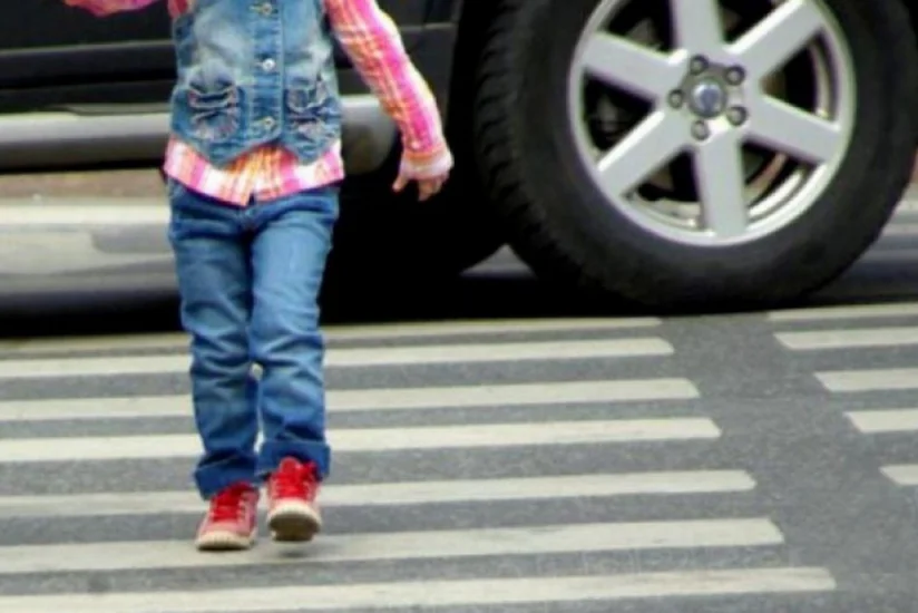 Salyanda avtomobil azyaşlı uşağı vurdu