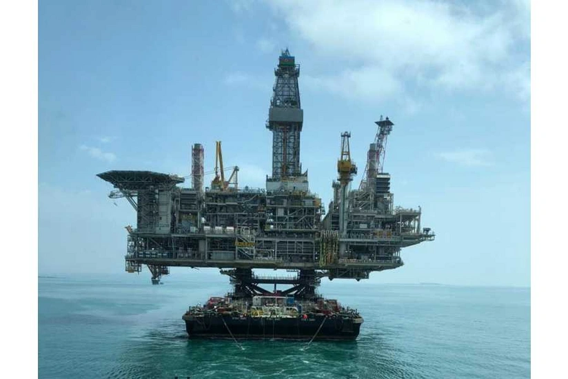 “Azəri-Mərkəzi-Şərqi” platformasının üst modulu əməliyyat yerinə yola salınıb