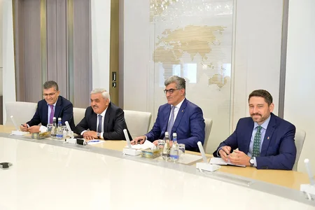 SOCAR и Petronas обсудили вопрос развития сотрудничества