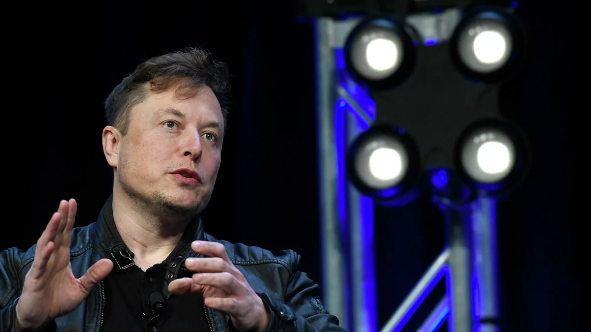 Billionaire Musk considering quitting his job