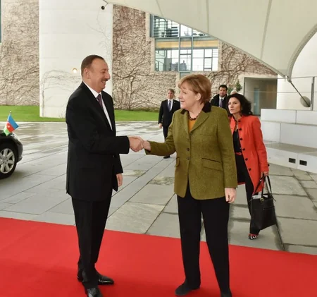 ​Prezident İlham Əliyev Almaniya kansleri Angela Merkel ilə görüşüb