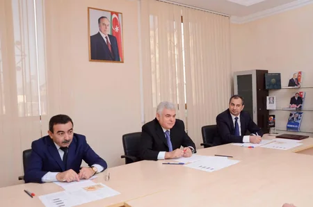 Bərdə və Yevlax sakinləri nazirdən şəhərdaxili marşrut avtobuslarının yenilənməsini istəyib