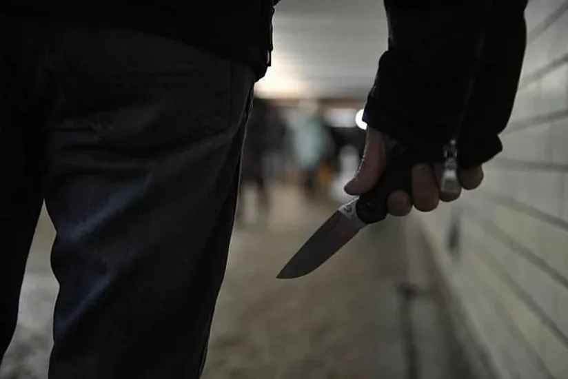 На Ясамале 27-летний парень получил ножевое ранение