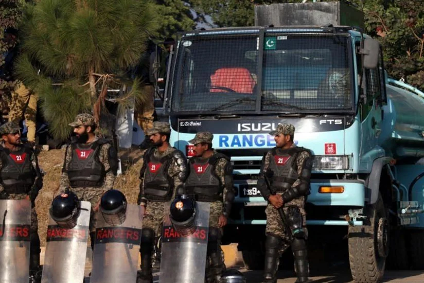 Не менее 12 человек погибли в ходе протестов оппозиции в Исламабаде
