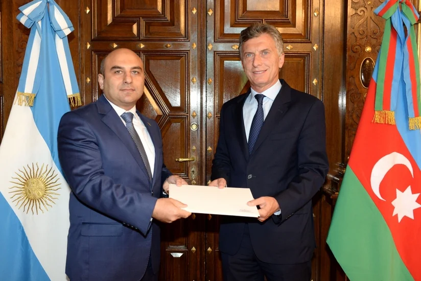 Azərbaycan səfiri etimadnaməsini Argentina prezidentinə təqdim edib