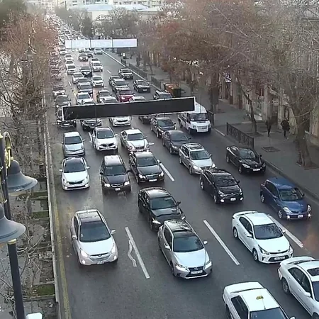 Bakının bir sıra yollarında tıxac müşahidə edilir - SİYAHI