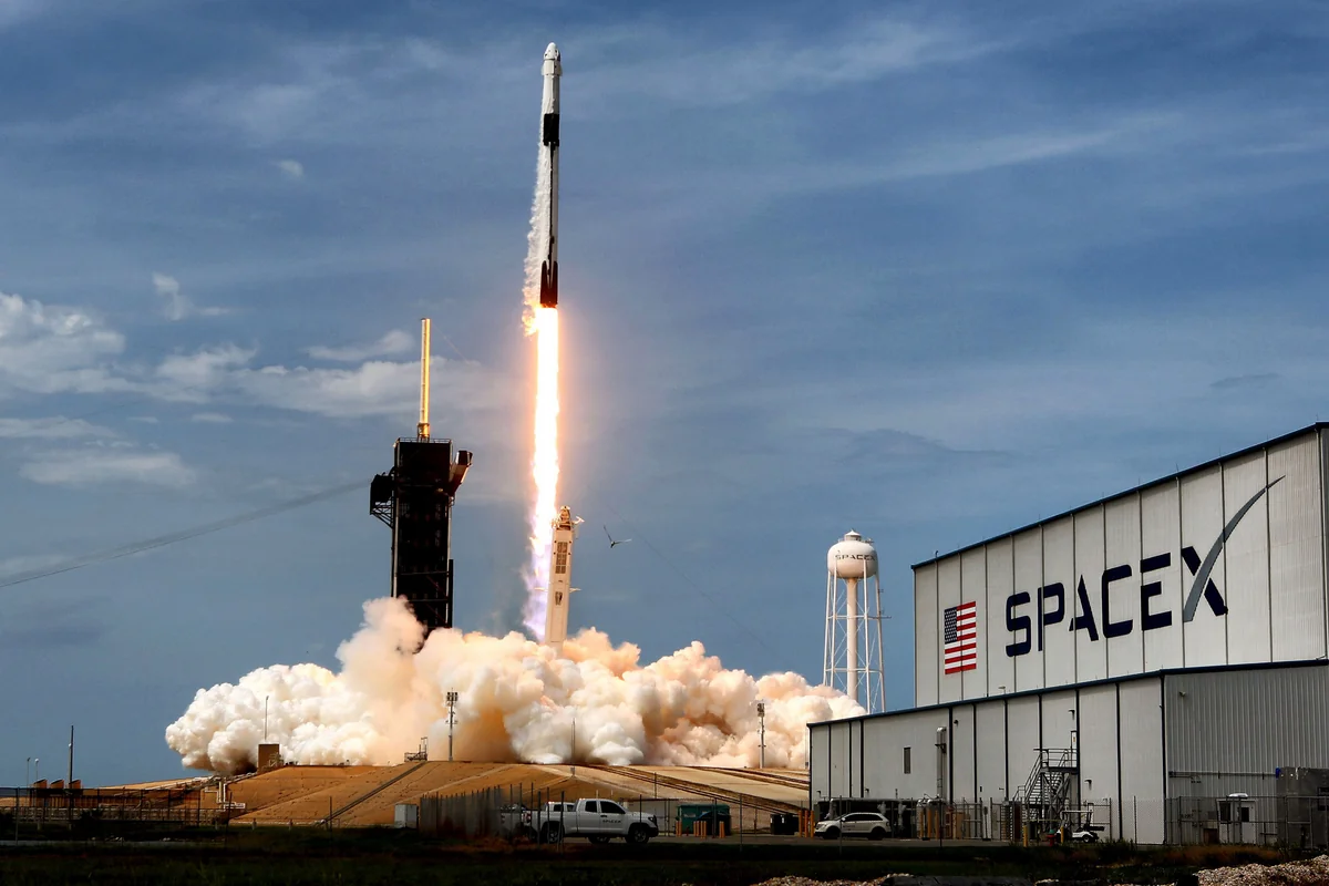 SpaceX планирует провести 100 орбитальных запусков