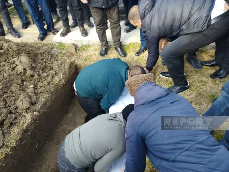 Türkiyədə zəlzələdə həlak olan azərbaycanlı iş adamı Salyanda dəfn olunub - YENİLƏNİB