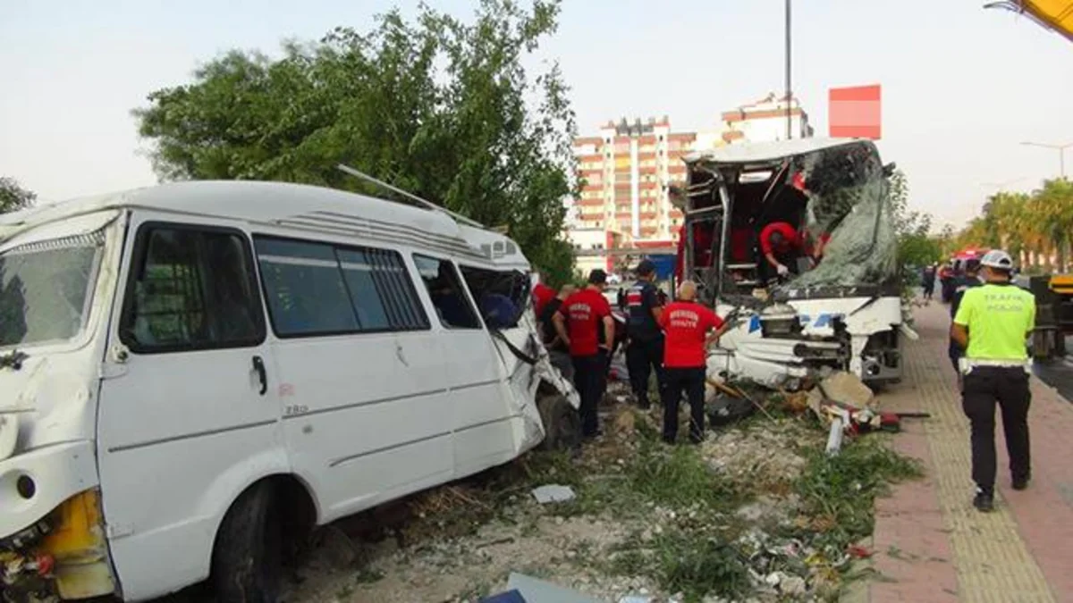 33 injured in Turkey as bus rolls down ravine