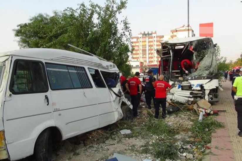33 injured in Turkey as bus rolls down ravine