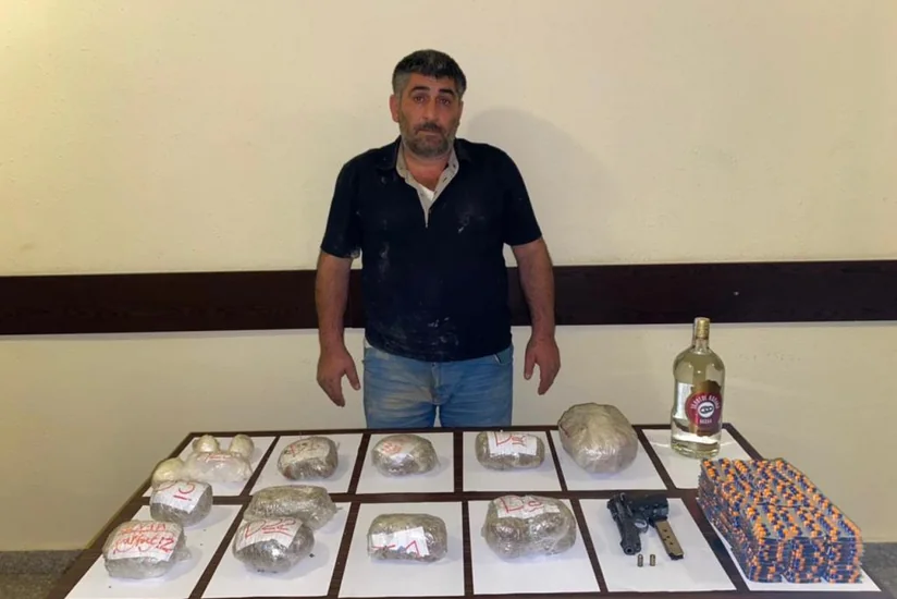 İrandan Azərbaycana keçmək istəyən narkotacir saxlanılıb, silah-sursat götürülüb