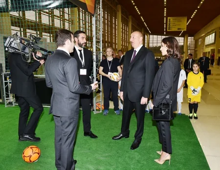 Prezident İlham Əliyev Bakıda məşhur fransalı futbolçu Robert Pireslə görüşüb