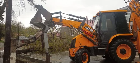 В Шамахы устраняют последствия непогоды
