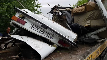 В Агдаше произошло тяжелое ДТП: автомобиль разбился вдребезги - ВИДЕО