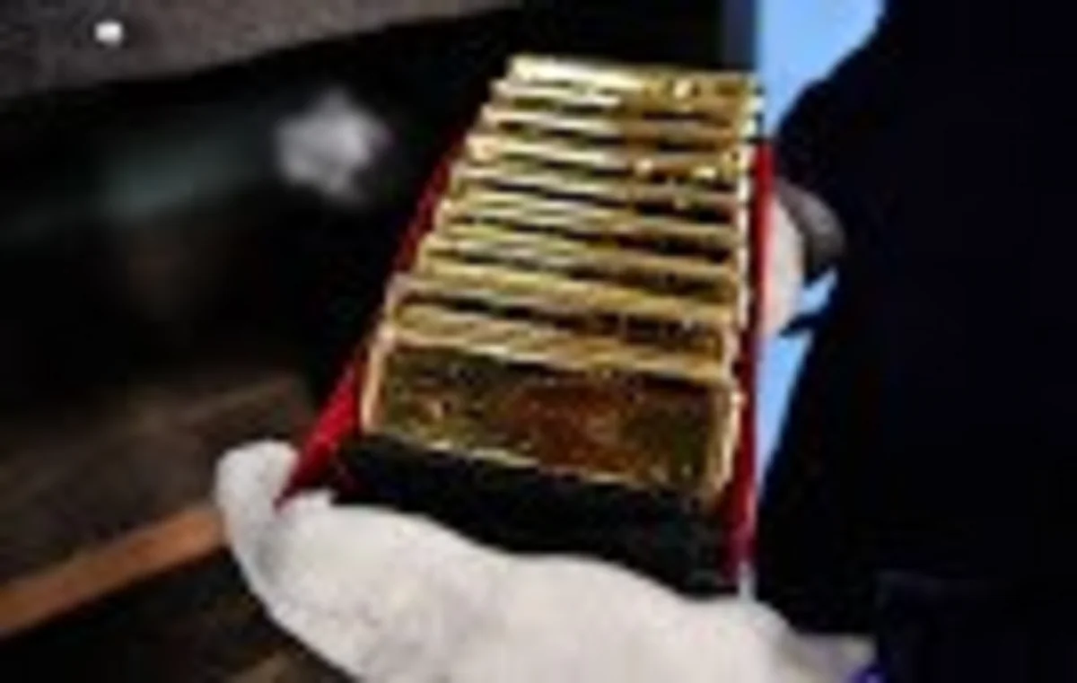Reuters: за три года на мировые рынки попало не менее 1 тыс. контрафактных золотых слитков