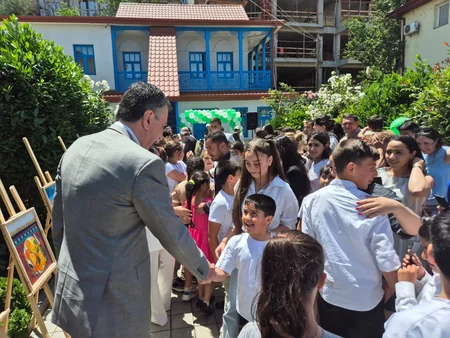 Gürcüstanda Nərimanovun ev muzeyində Uşaqların Müdafiəsi Günü münasibətilə tədbir keçirilib