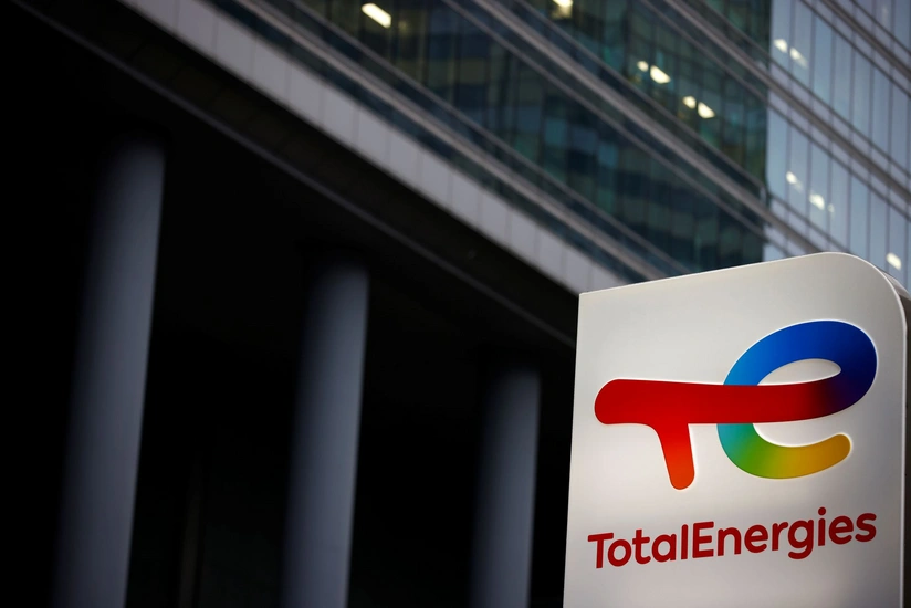 В Париже облили краской штаб-квартиру Total после отчета о рекордной прибыли