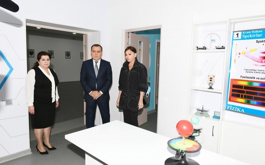 Mehriban Əliyeva Pirşağıdakı 10 saylı internat məktəbində əsaslı təmirdən sonra yaradılan şəraitlə tanış olub