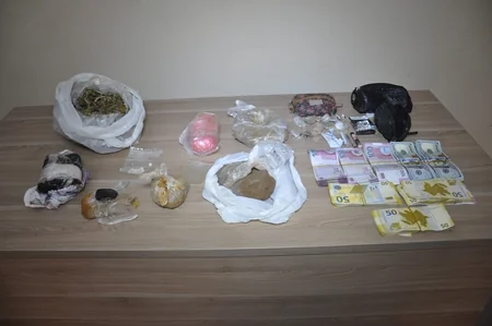 İrandan Azərbaycana narkotik vasitələr gətirən mütəşəkkil cinayətkar qrup ifşa olunub - FOTO