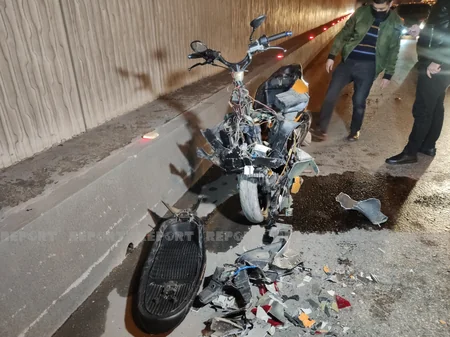 Bakıda motosikletlə avtomobil toqquşdu, xəsarət alan var - VİDEO