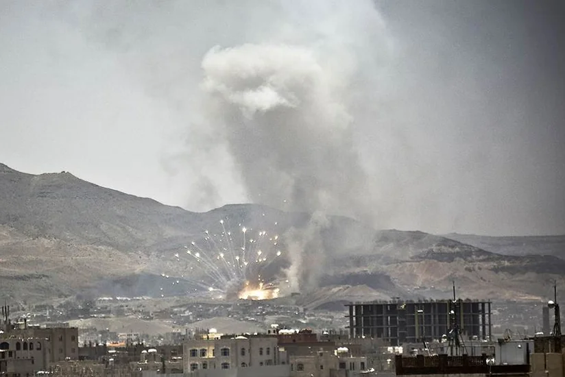 Арабская коалиция возобновила авиаудары по Йемену